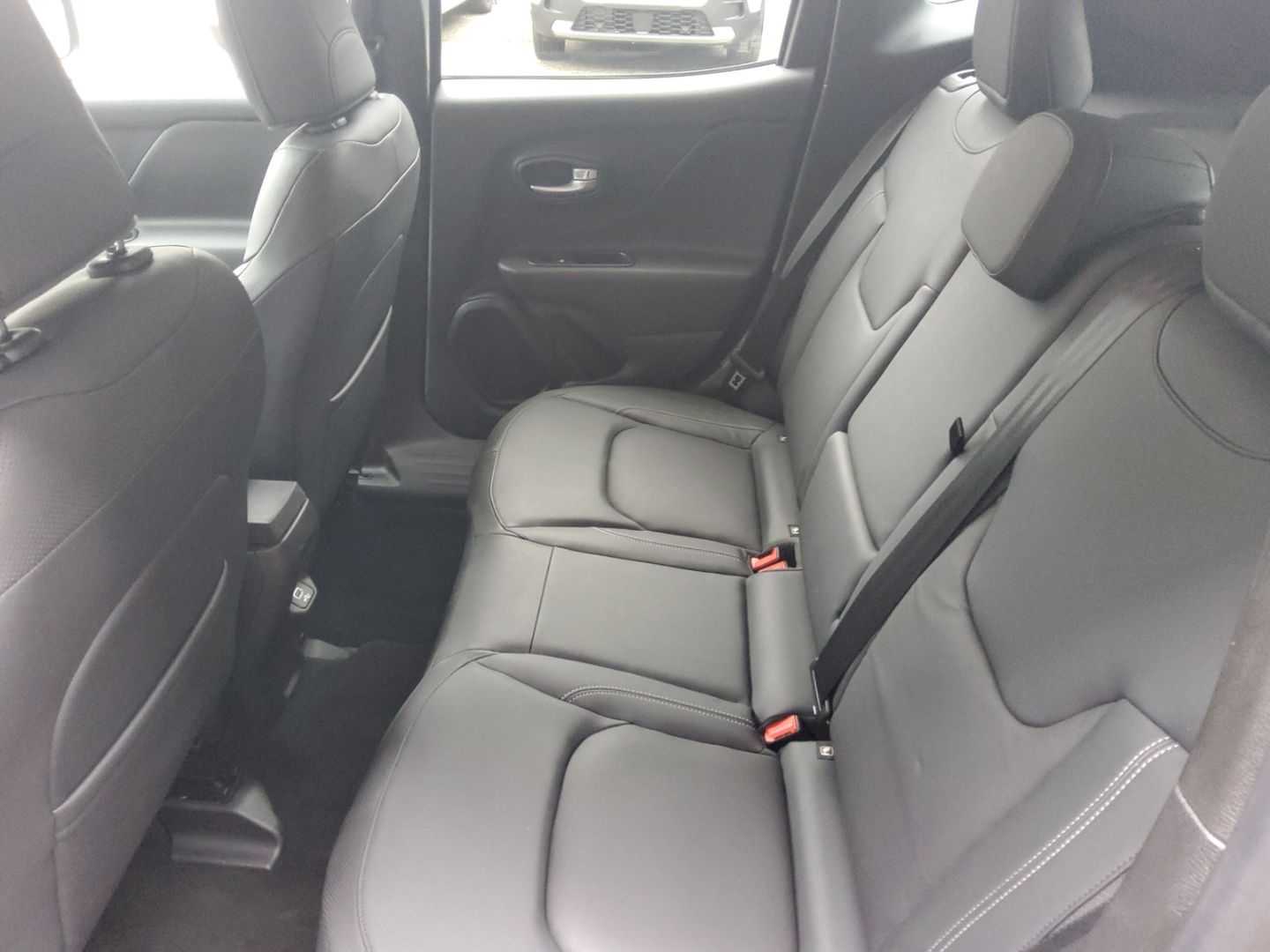 Fahrzeugabbildung Jeep Renegade S-Edition Navi Winterpaket