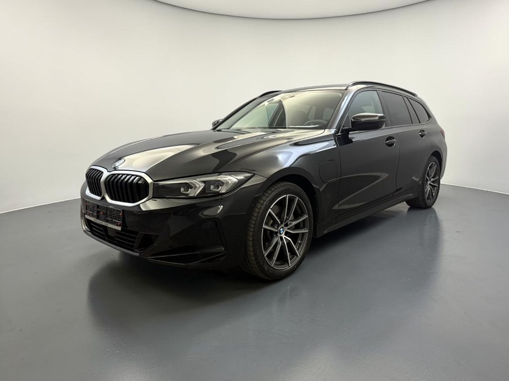 Image of BMW 330
