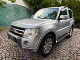 Mitsubishi Pajero 3.2 DI-D Instyle*Kurz*Automatik*1.Hand** - silberne Mitsubishi Pajero