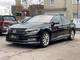 Volkswagen Passat Lim. R-LINE/LED/MASSAGE/MEMORY/R-KAMERA/ - Volkswagen Passat: Limousine, R