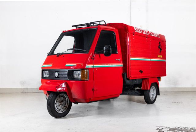 Piaggio APE - Ferrari Coffee Service - Carbon Interior -