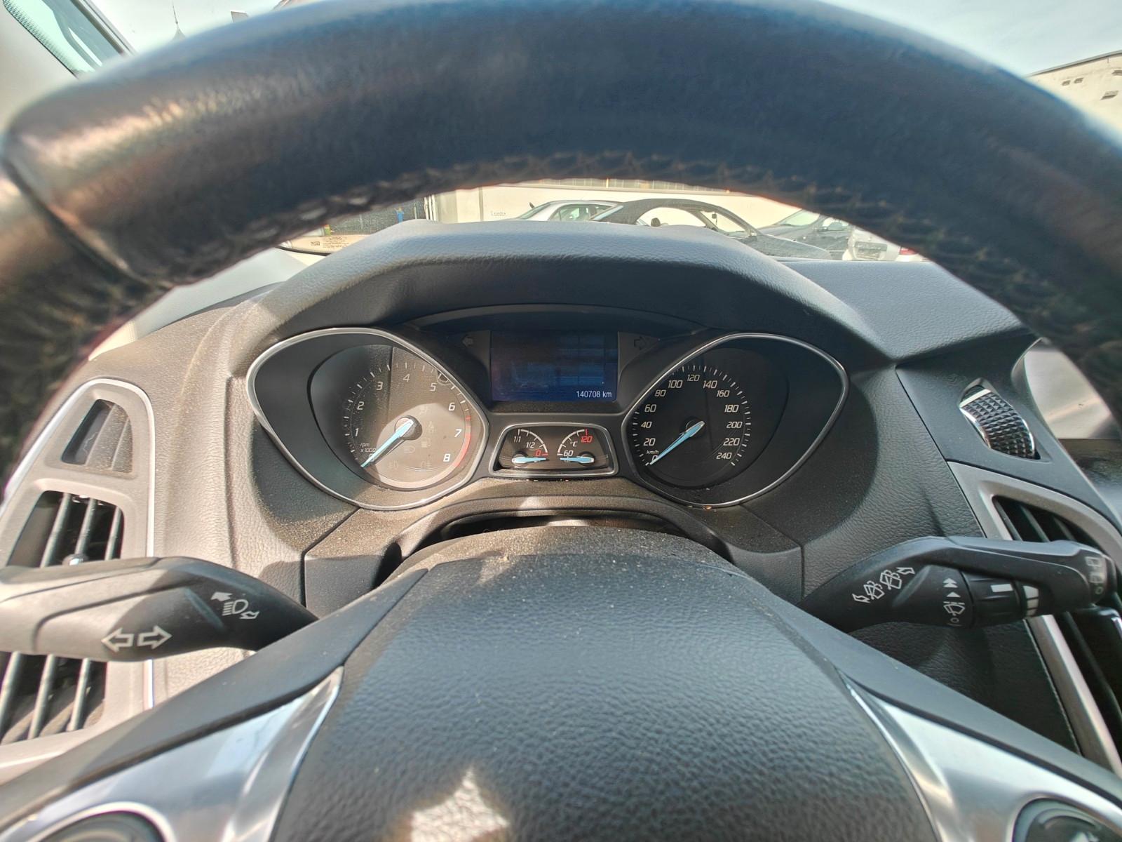 Ford Focus 2013 — photo 8