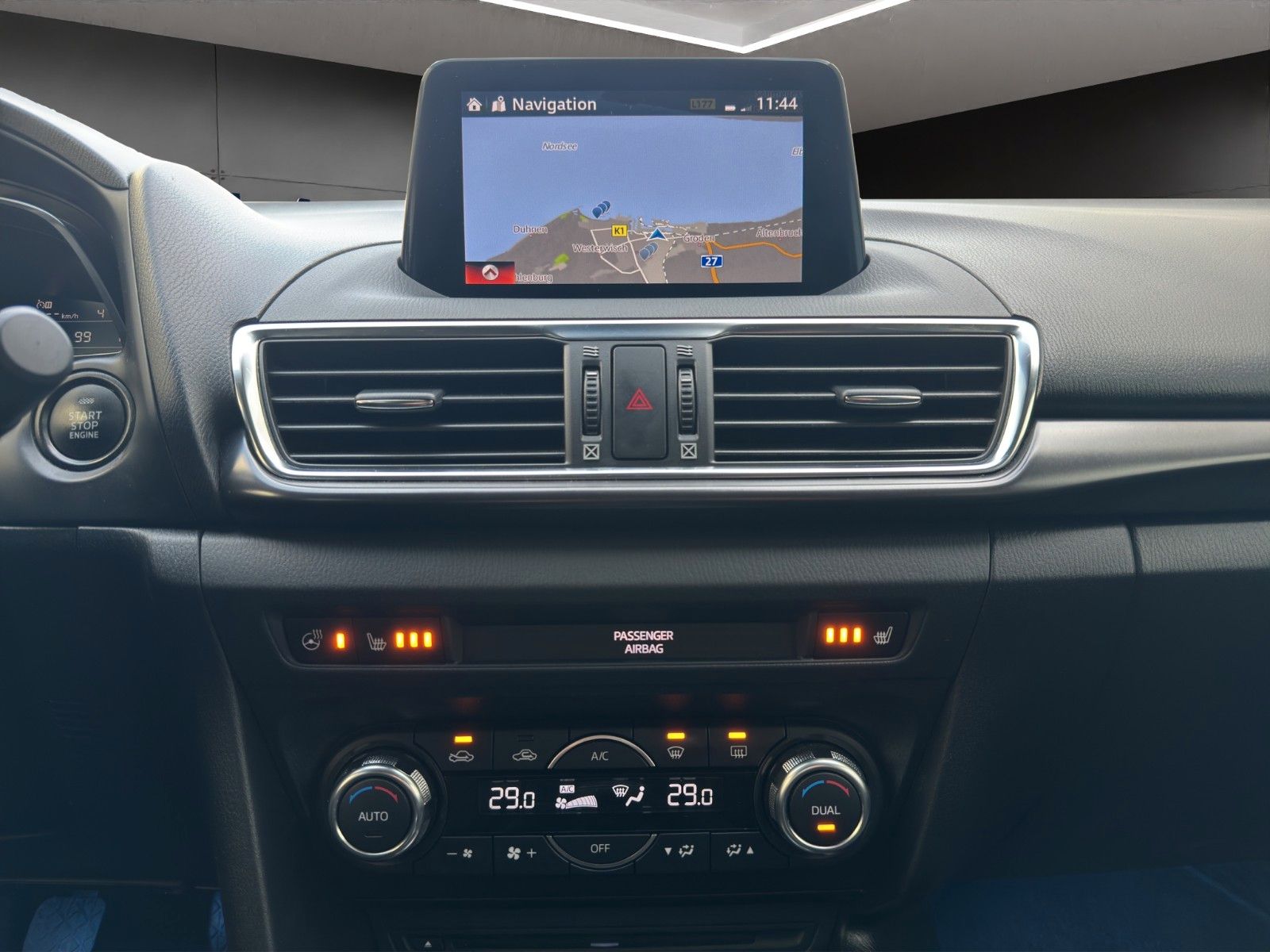 Fahrzeugabbildung Mazda 3 Lim. Sports-Line/Bose/LED/Kamera/Head-Up