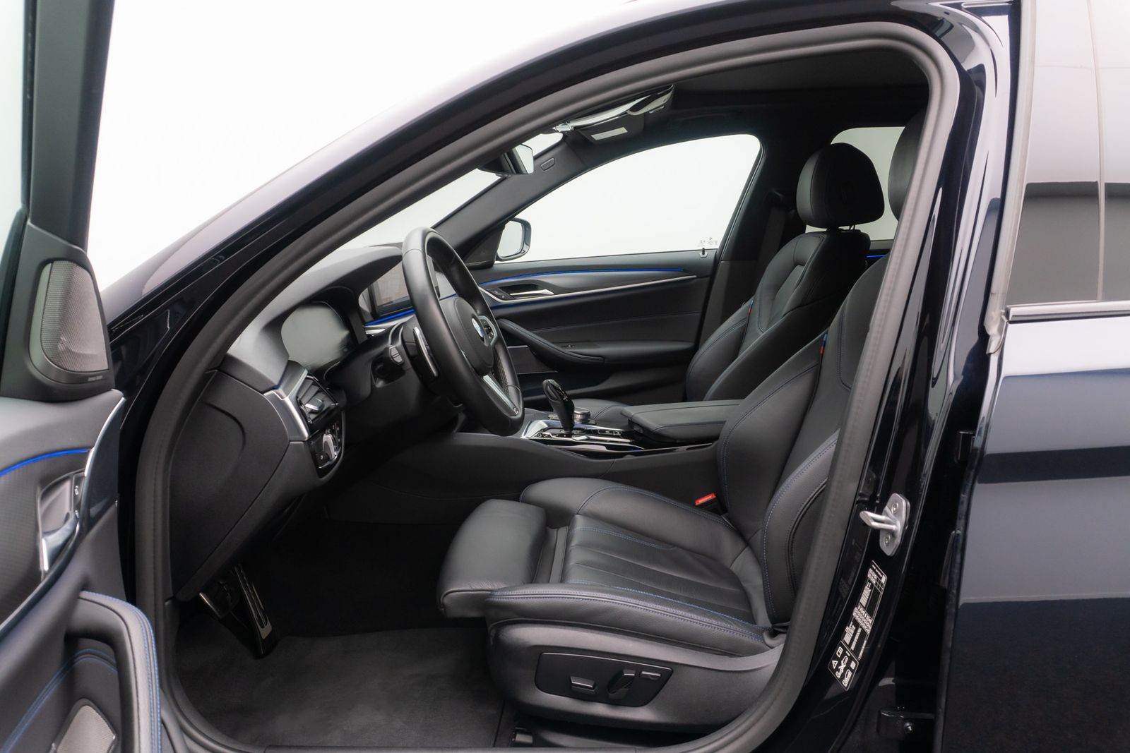 Fahrzeugabbildung BMW 540d xD M Sport Panorama HUD H/ K DAB SoftClose