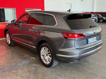 Volkswagen Touareg - 6