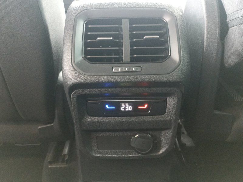 Fahrzeugabbildung Volkswagen Tiguan 1.5 TSI Active   ACC+KAMERA+NAVI+SMART-LI
