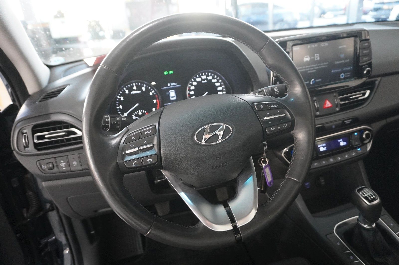 Fahrzeugabbildung Hyundai i30 1.5 T-GDI PURE NAVI/LED/KAMERA/SPORT/SH/AHK