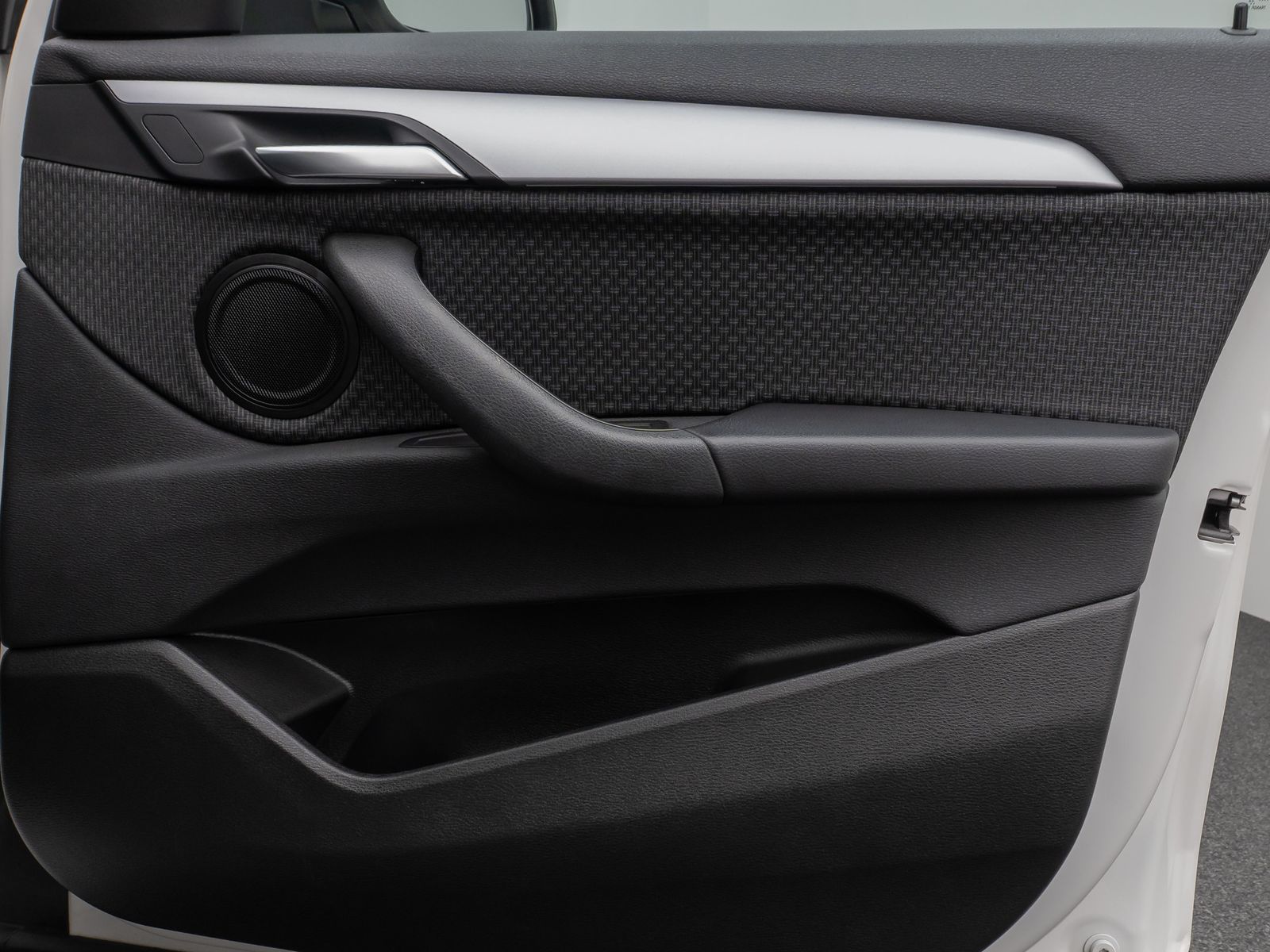 Fahrzeugabbildung BMW X2 xD25e DAB Navi Parkassist Geschwindigkeitsreg