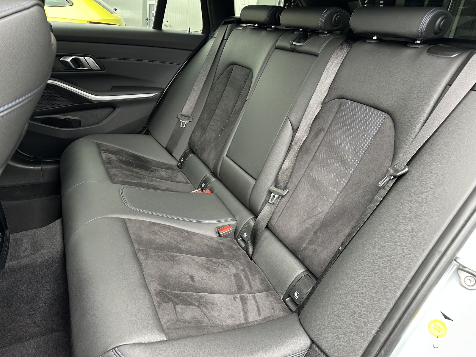Fahrzeugabbildung BMW 320d Touring M-Sport NAV+LED+ACC+SHZ+VCOCK+18ZO