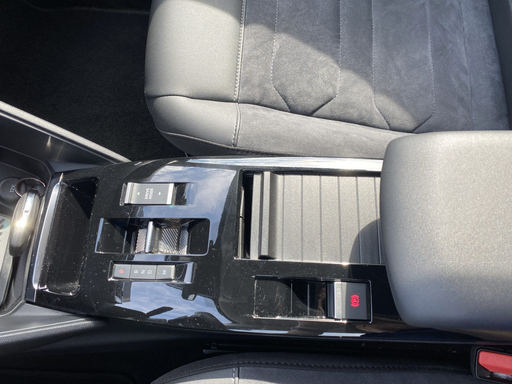 Fahrzeugabbildung Citroën C4 PT 130 S&S *Automatik* MAX *beh. Lenkr*HeadUp