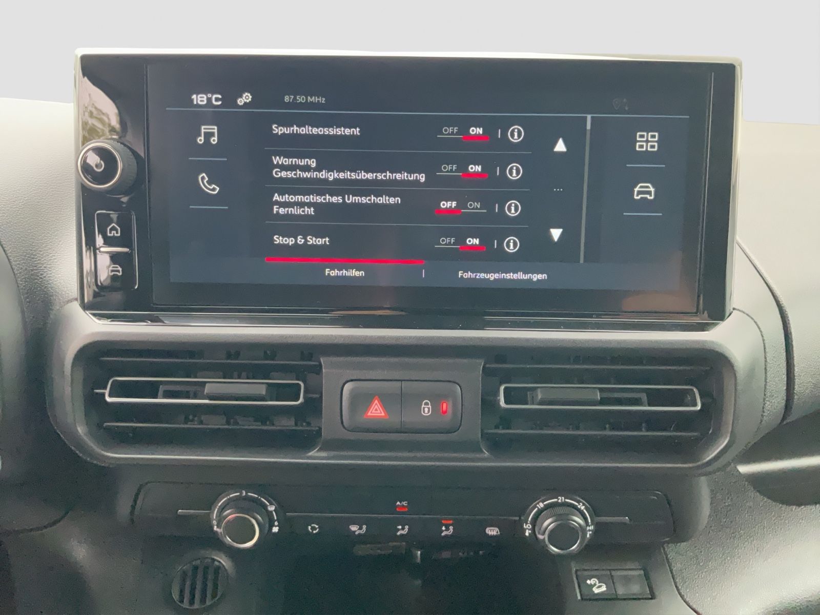 Fahrzeugabbildung Fiat Doblo L1 KaWa 1.5 101 PS MT + Allwetter,Kamera