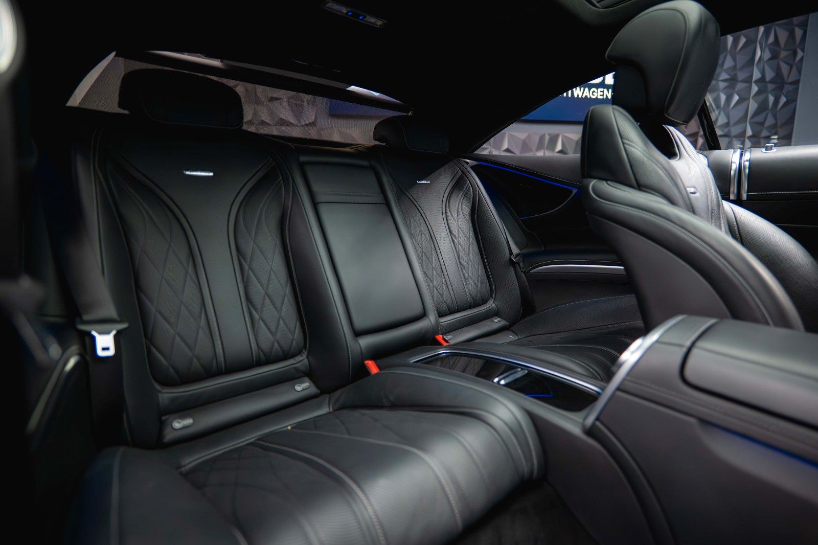 Fahrzeugabbildung Mercedes-Benz S 63 AMG 4Matic Night Edition Designo *ACC*Pano*