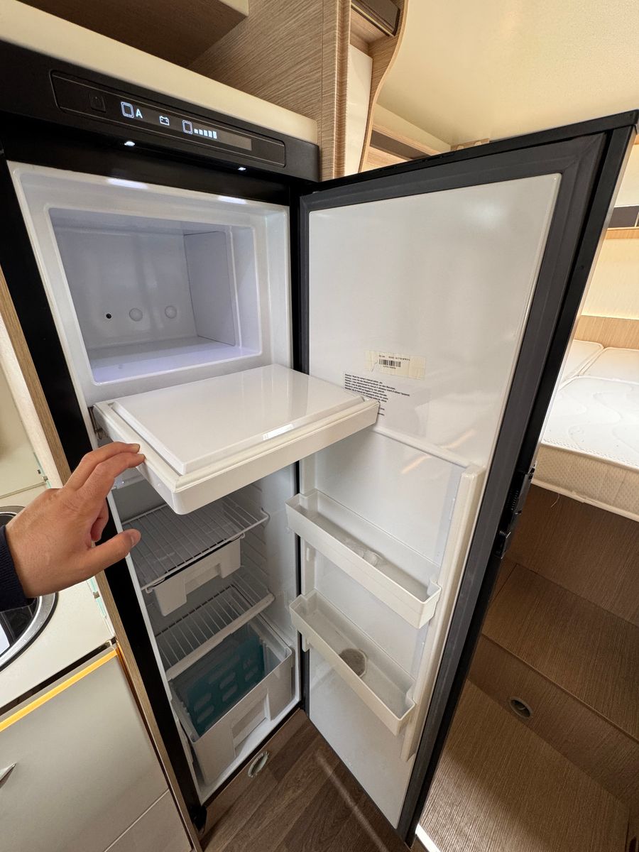Fahrzeugabbildung Forster I 699 EB 4.4 TONNEN SOLAR LITHIUM WINTER PAKET