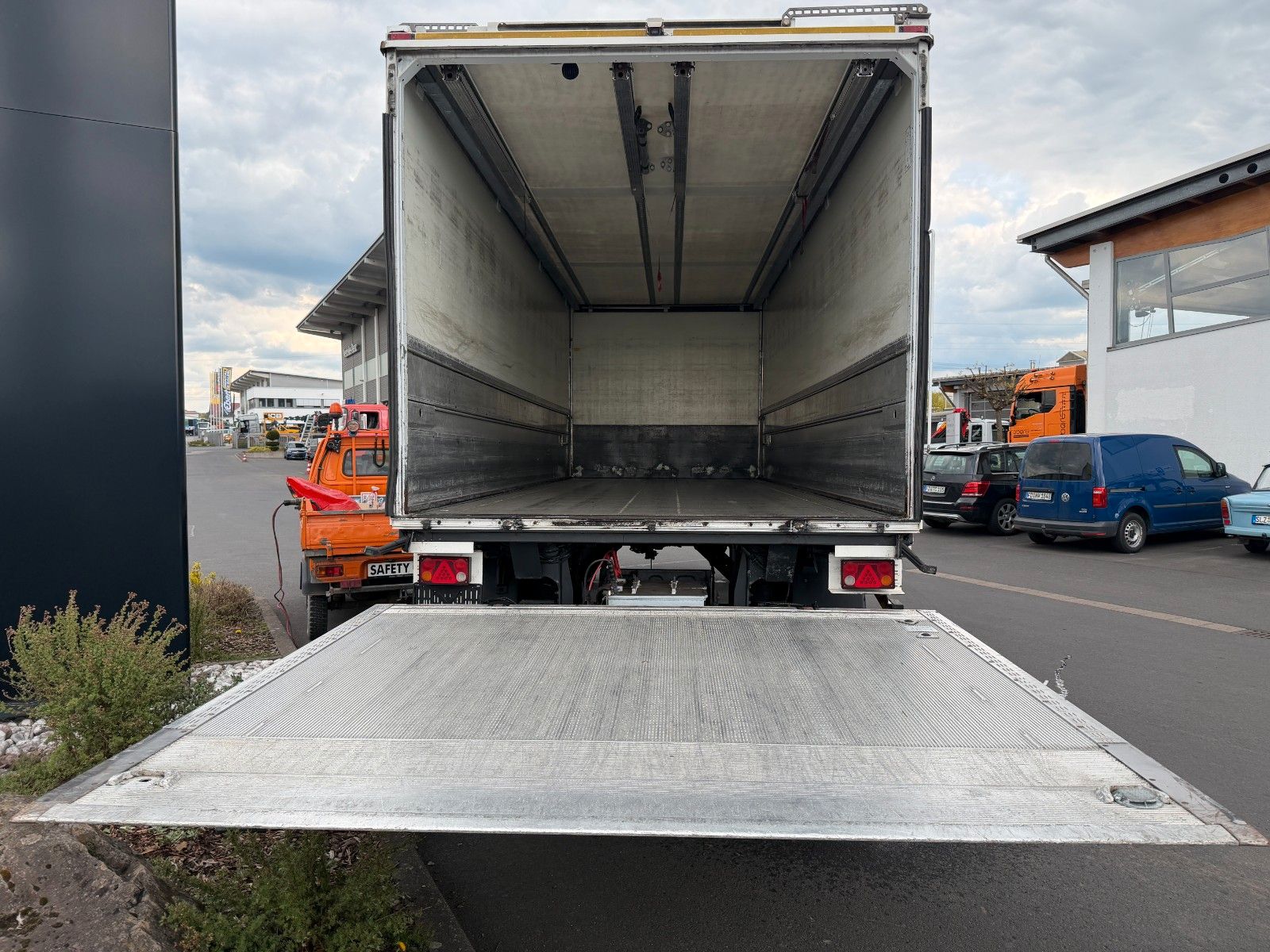 Fahrzeugabbildung Andere Ewers PRASQ18 Schwenkwand SAF LBW BÄR 2.500kg