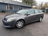 Toyota Avensis Kombi Basis - Toyota Avensis mit Diesel-Antrieb: Kombi