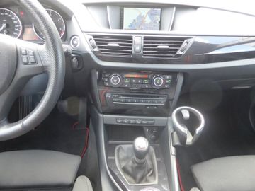 BMW X1 20 d xDrive Sport Line AHKNaviSHPDCAlu 18