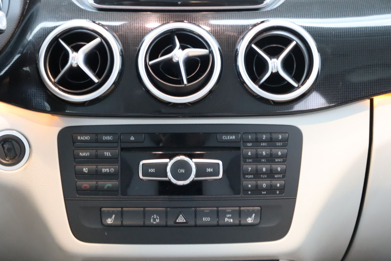 Fahrzeugabbildung Mercedes-Benz B 180 BlueEFFICIENCY * Bi-Xenon * Navi * SHZ *
