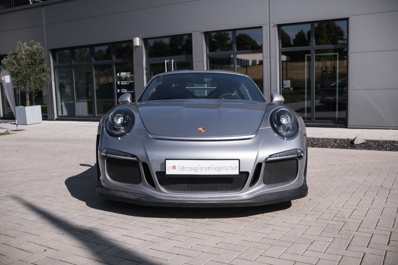 Fahrzeugabbildung Porsche 911/991.1 GT3 RS, Approved & Service neu, 90 L.