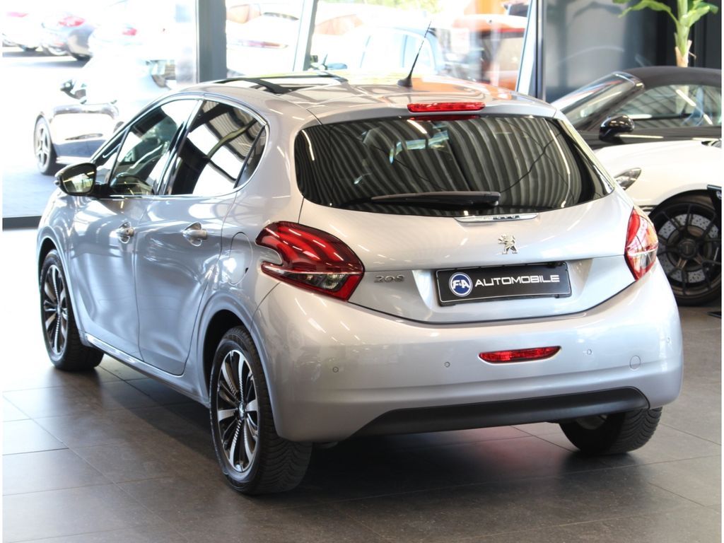 Fahrzeugabbildung Peugeot 208 Allure1.2 PureTech *Pano*Kamera*Keyless*Navi
