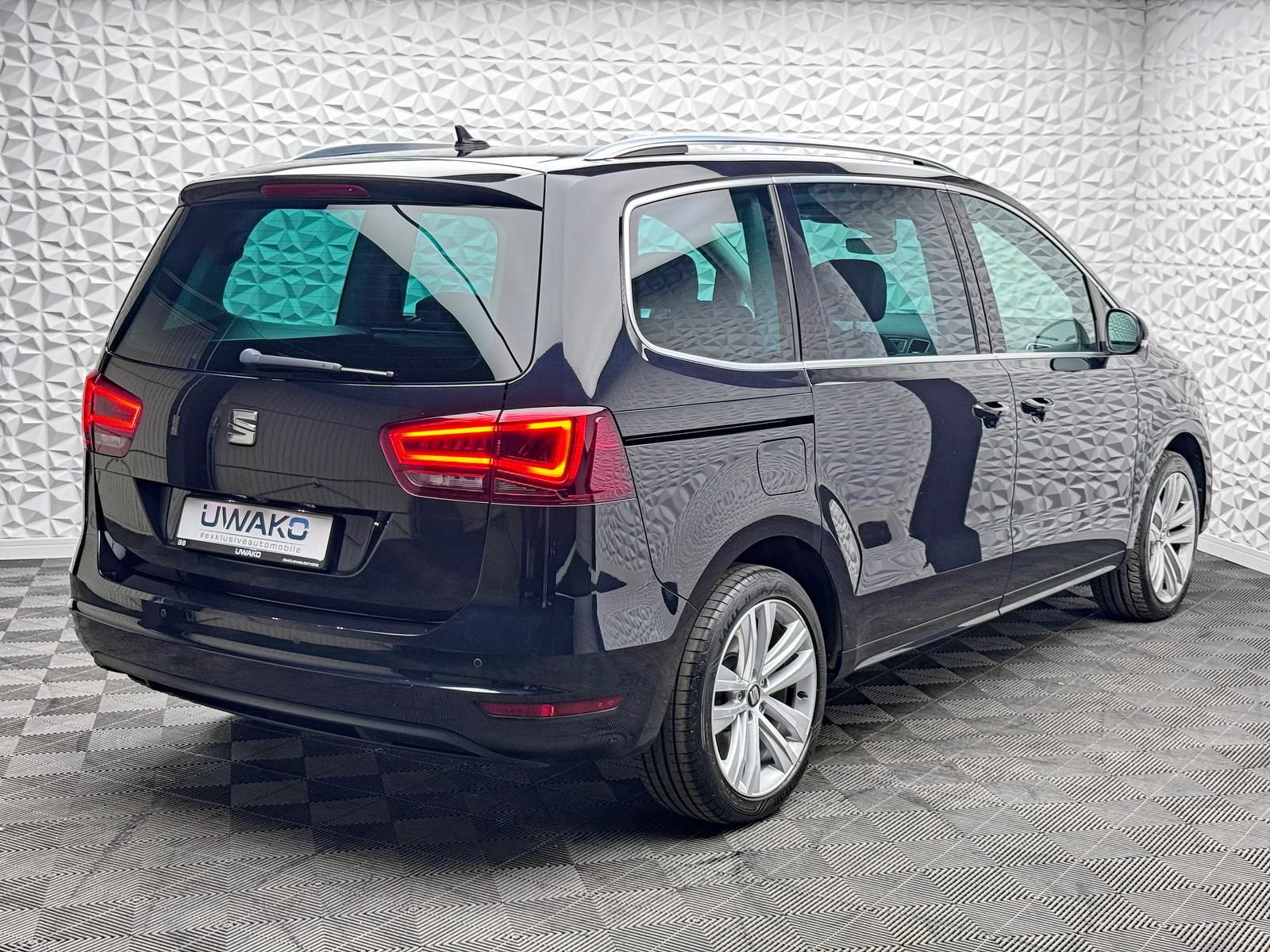 Fahrzeugabbildung SEAT 2.0 TDI*4DRIVE*7-SITZ*DCC*E-ST*STHZG*MASSAGE*AHK