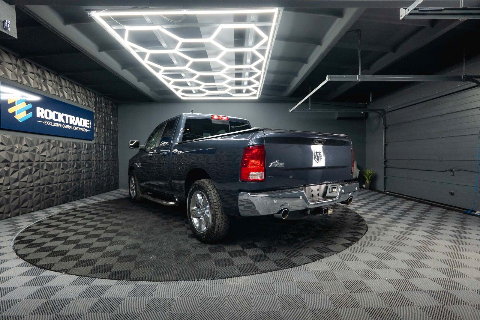 Fahrzeugabbildung Dodge RAM 5.7 V8 HEMI LPG PRINS | LONGBED | 20 Zoll
