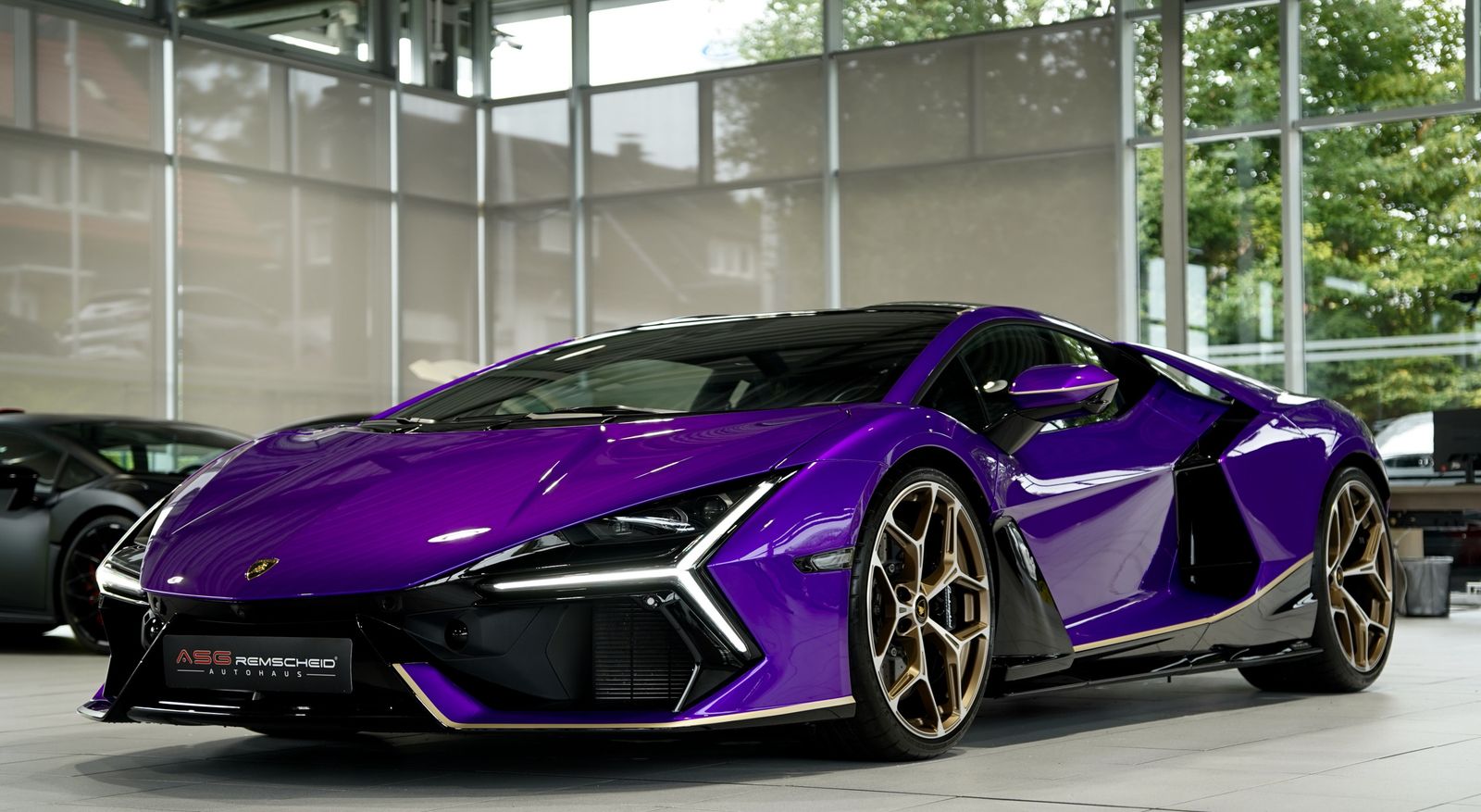 Lamborghini Revuelto