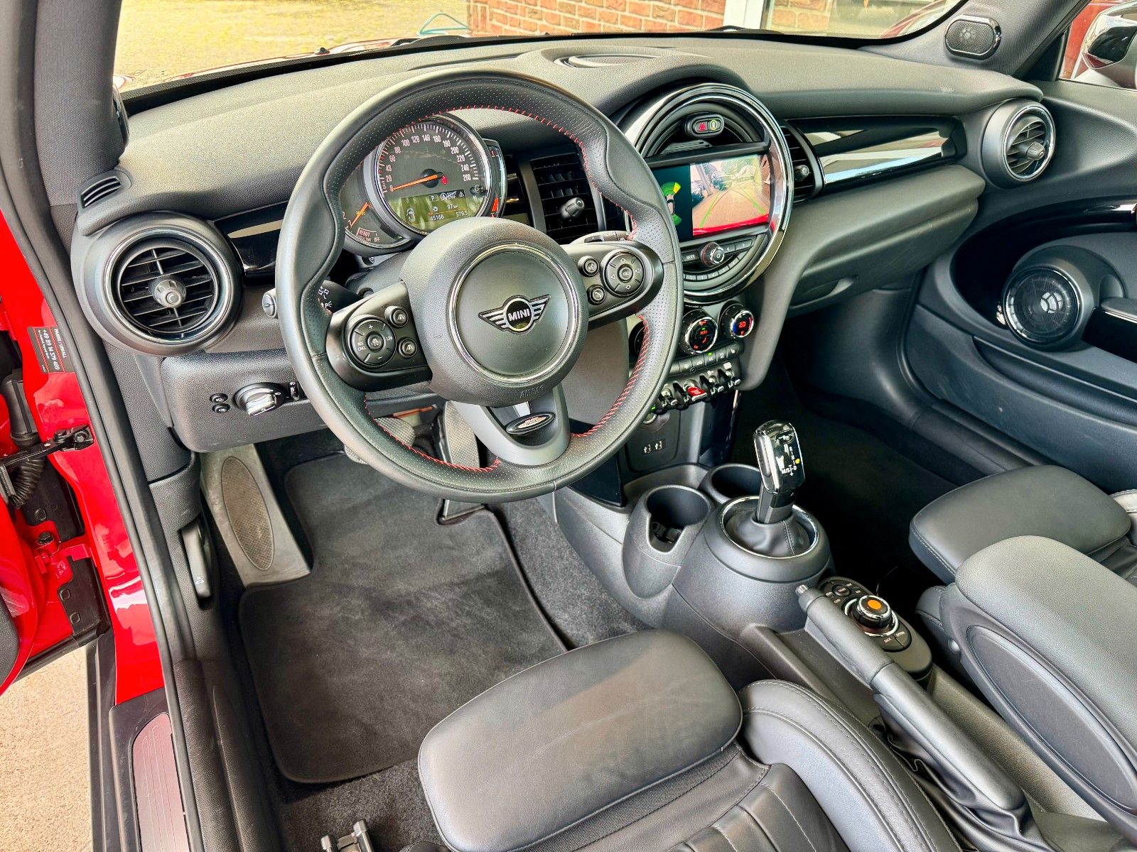 Fahrzeugabbildung MINI Cooper Autom. Navi/Panorama/LED/Sportsitze/1.Hd