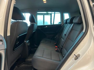 Volkswagen Tiguan Team 4Motion *2. Hand*Klima*SHZ*AHK*PDC*