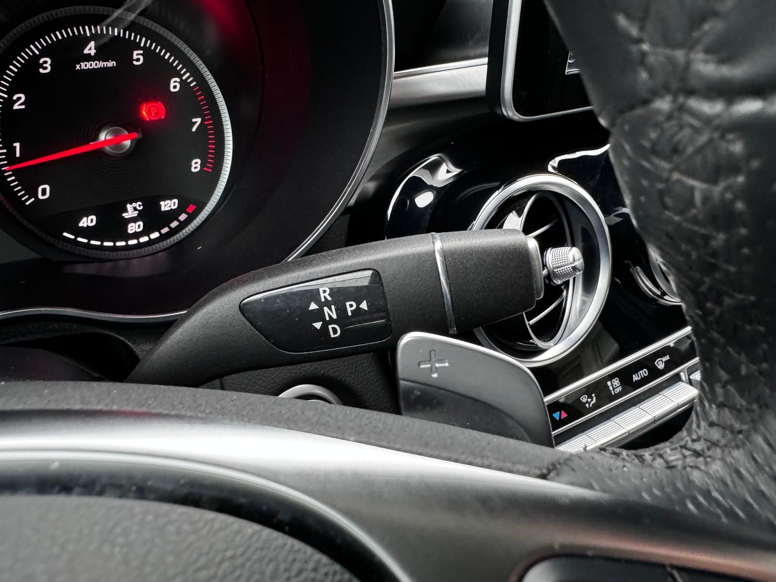 Fahrzeugabbildung Mercedes-Benz GLC 250 4Matic AMG-Line Interieur Kamera LED