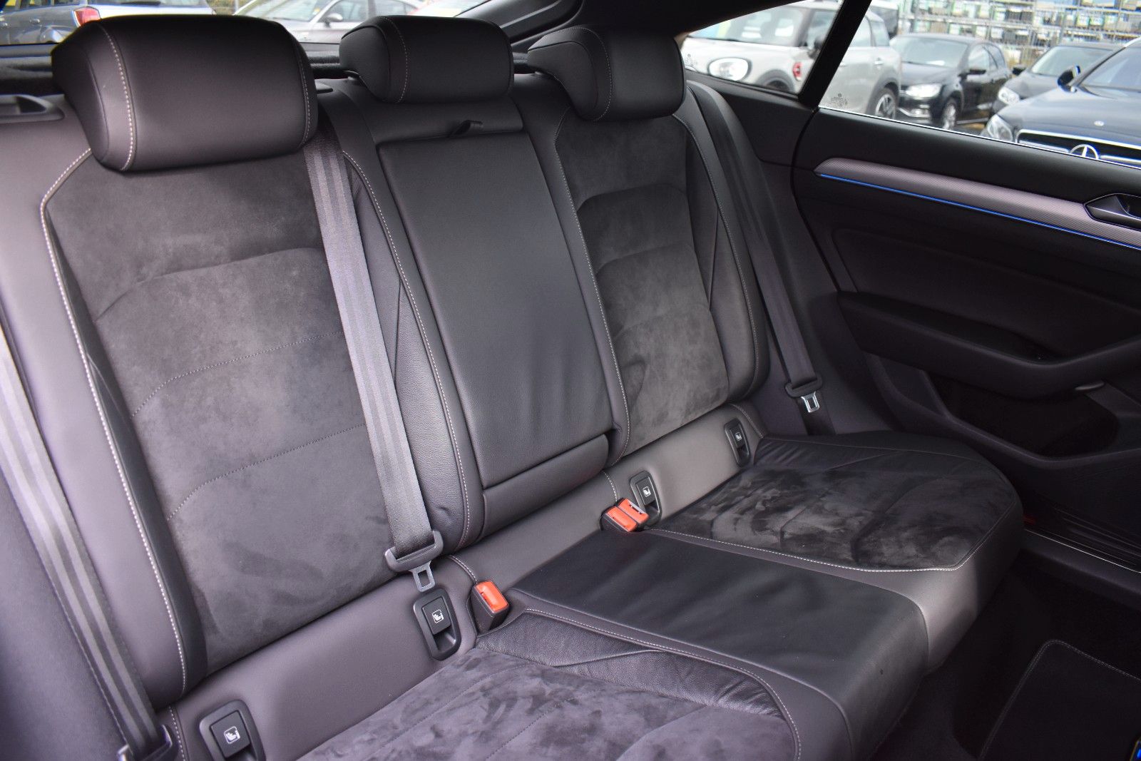Fahrzeugabbildung Volkswagen Arteon R-Line 4Motion PANO/AHK/STH/MASAGE/DYNAUD