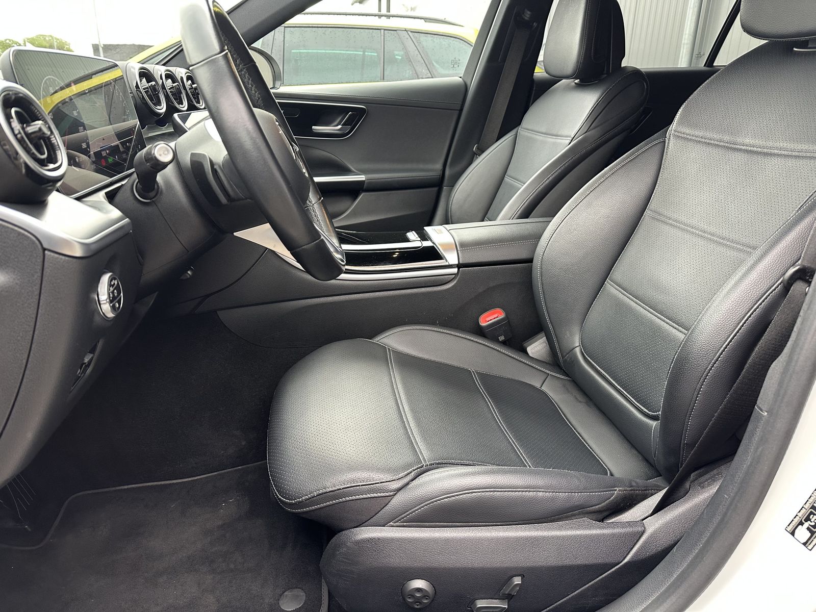 Fahrzeugabbildung Mercedes-Benz C 300e T Avantgarde Night-Paket NAV+LED+ACC+KAM