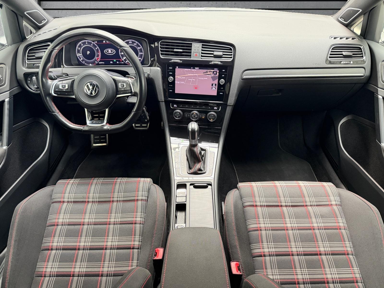 Volkswagen GOLF GTI PERFORMANCE DSG NAV+LED+ACC+DYNAUD+1.HD