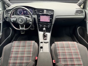 Volkswagen Golf - 5