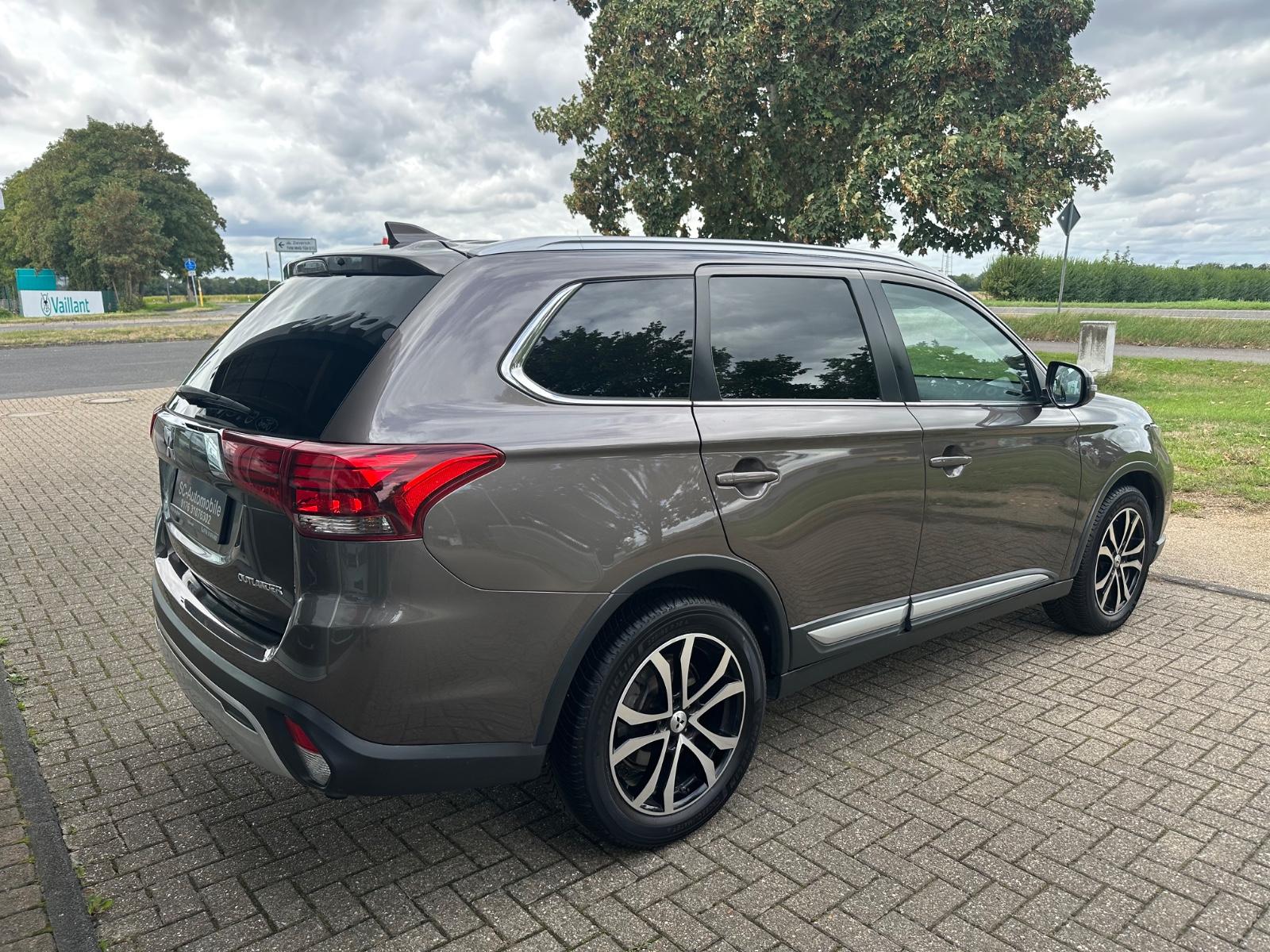 Mitsubishi Outlander Diamant Edition+ 2WD*R-KAM*AHK*NAVI*