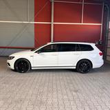 Volkswagen Passat 2.0 TDI SCR 90kW DSG - R-Line Design - VW Passat Gebrauchtwagen in Düsseldorf