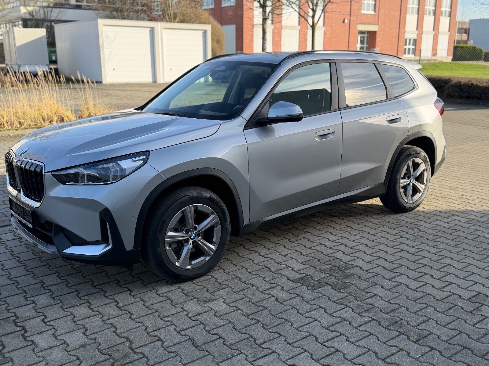 BMW X1 18d LED SPORT VOLLLEDER NAVI HARMAN foto 6