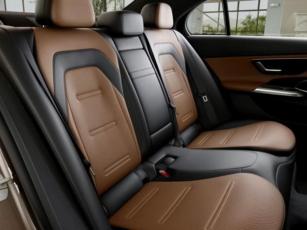 Fahrzeugabbildung Mercedes-Benz E 53 HYBRID 4M+ AMG*DISTR*PANO*V-Max*MASSAGE*AHK