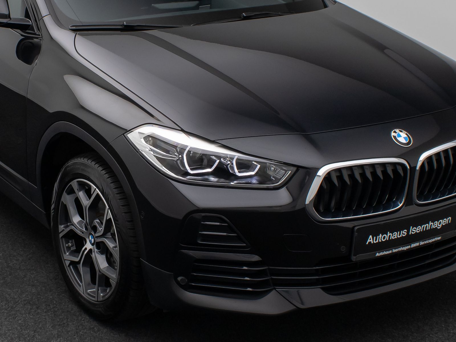 Fahrzeugabbildung BMW X2 sD18d DAB Kamera DAB Sportsitz ParkAss 18Zoll