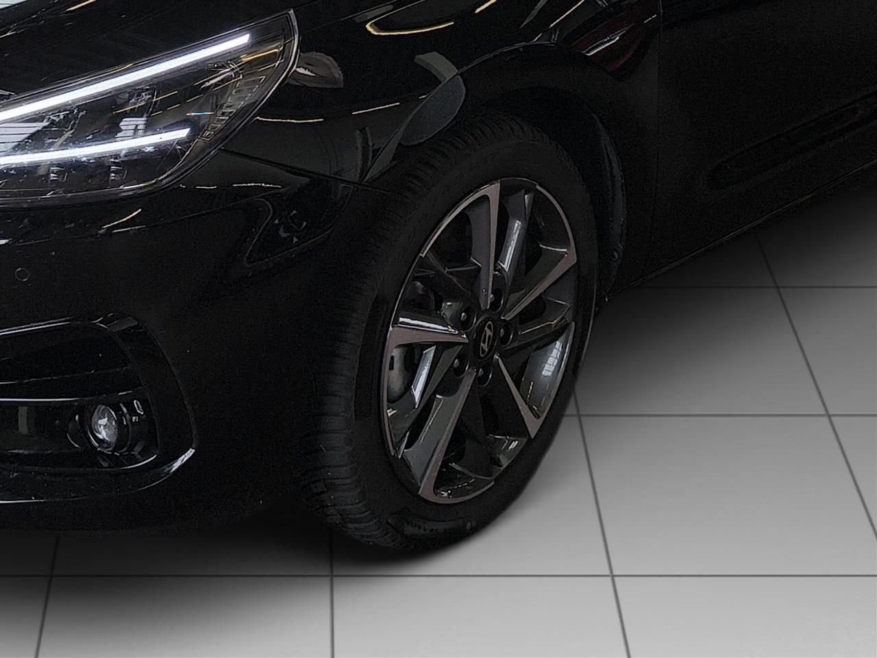 Fahrzeugabbildung Hyundai i30 1.5 DCT ADVANTAGE SHZ*LHZ*NAVI*KAMERA*CARPL*