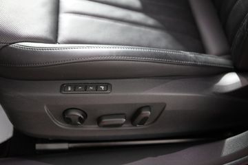 Skoda Superb Combi III 2.0 TDI DSG Style XENON NAVI