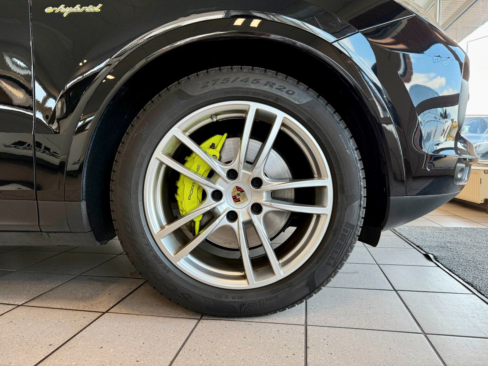 Fahrzeugabbildung Porsche Cayenne E-Hybrid Panorama/Luftfederung/ACC