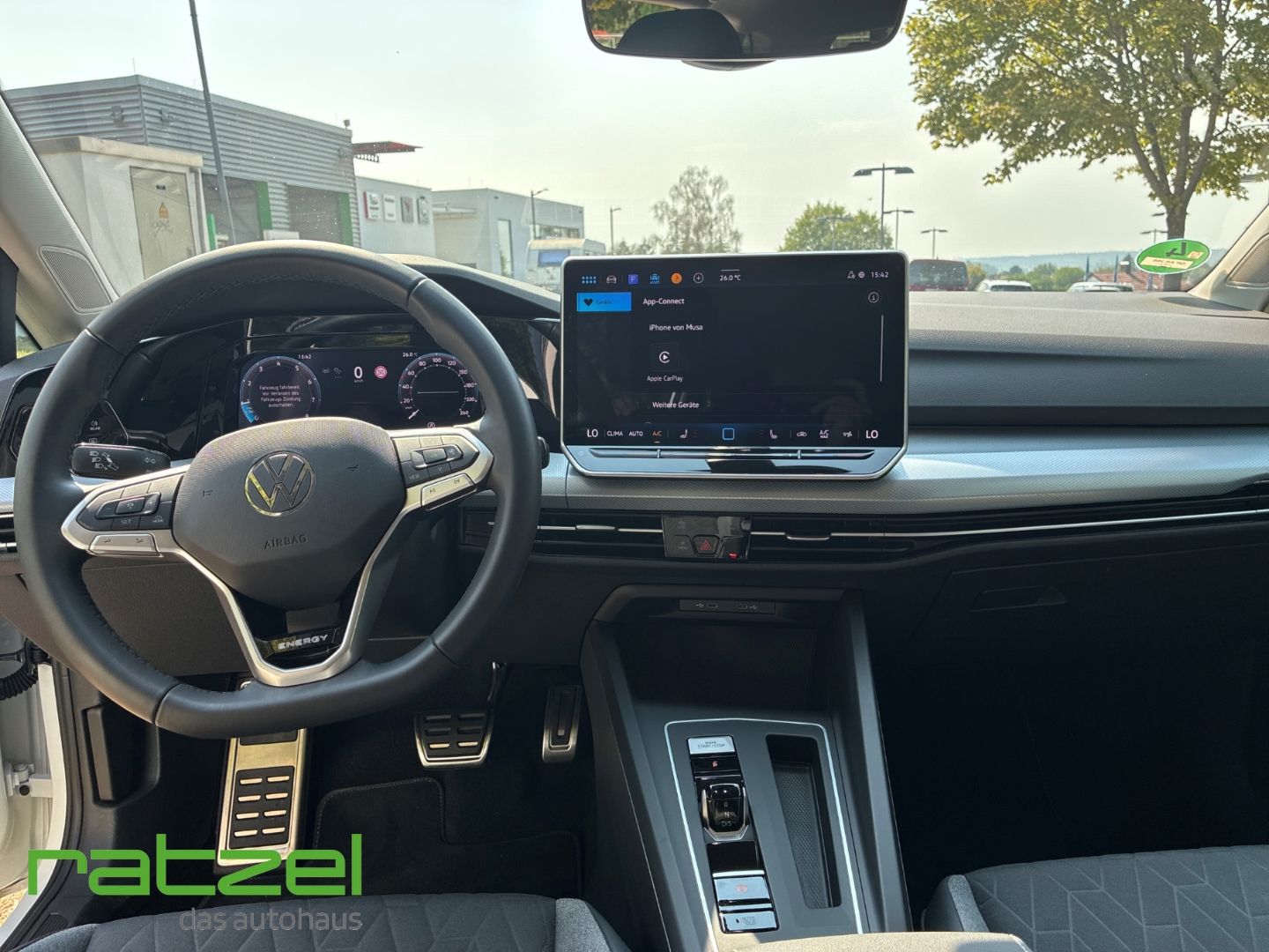 Fahrzeugabbildung Volkswagen Golf Variant VIII 1.5 eTSI DSG Energy Life +AHK+