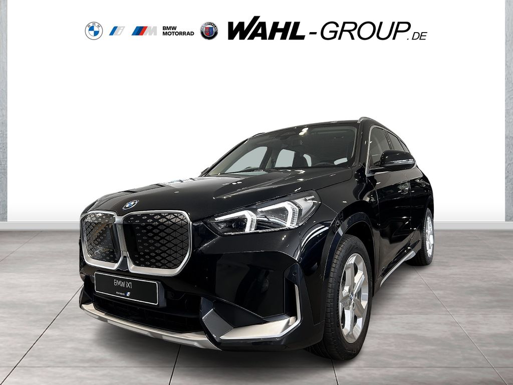 iX1 eDrive20 xLine Adapt LED Navi PDC Sport Acti
