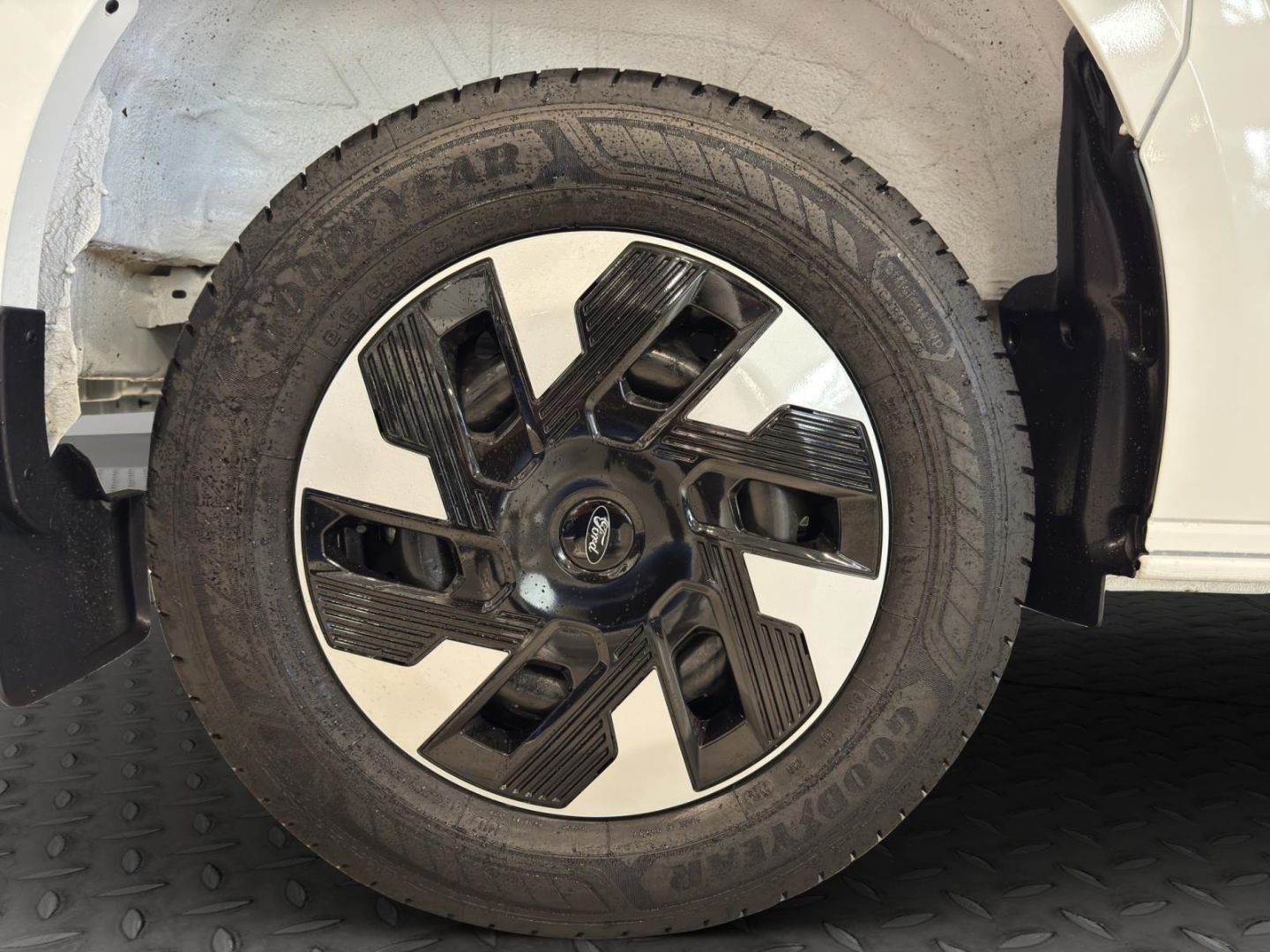 Fahrzeugabbildung Ford Transit Custom Kasten 320 L1 Trend FWD Plug-in H