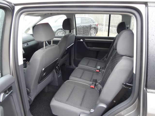 Fahrzeugabbildung Volkswagen Touran Trendline/Klima/AHK/91.600km/PDC/1.Hand/