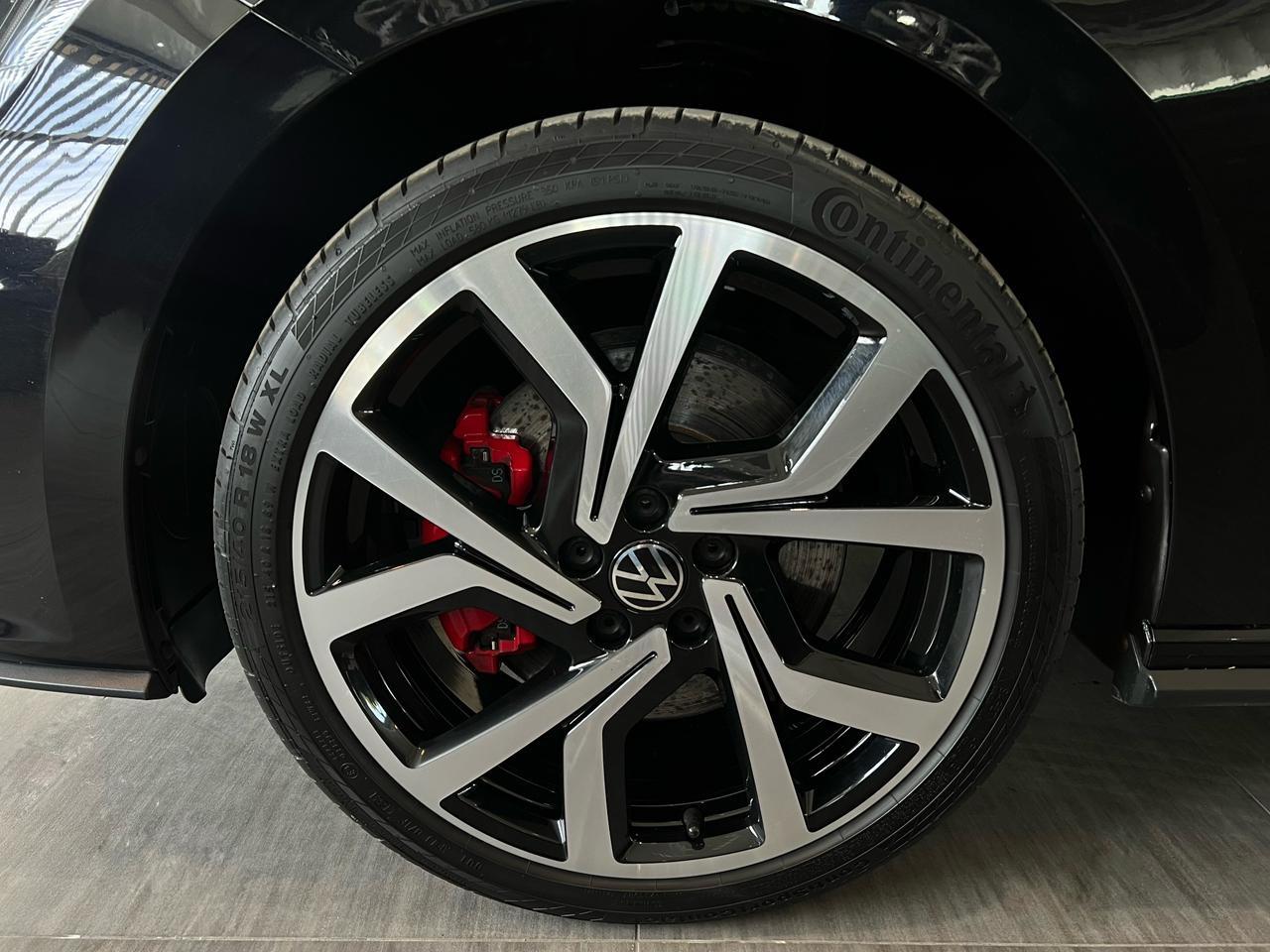 Volkswagen POLO GTI 2.0TSI*NAV*MATR*DIGI*KAM*ACC*18"DAB*1HA