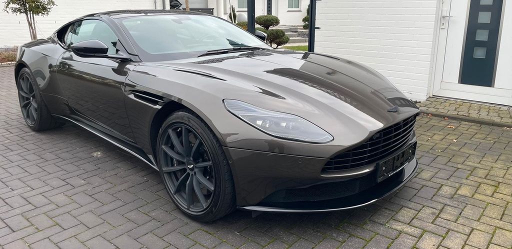 Image of Aston Martin DB11