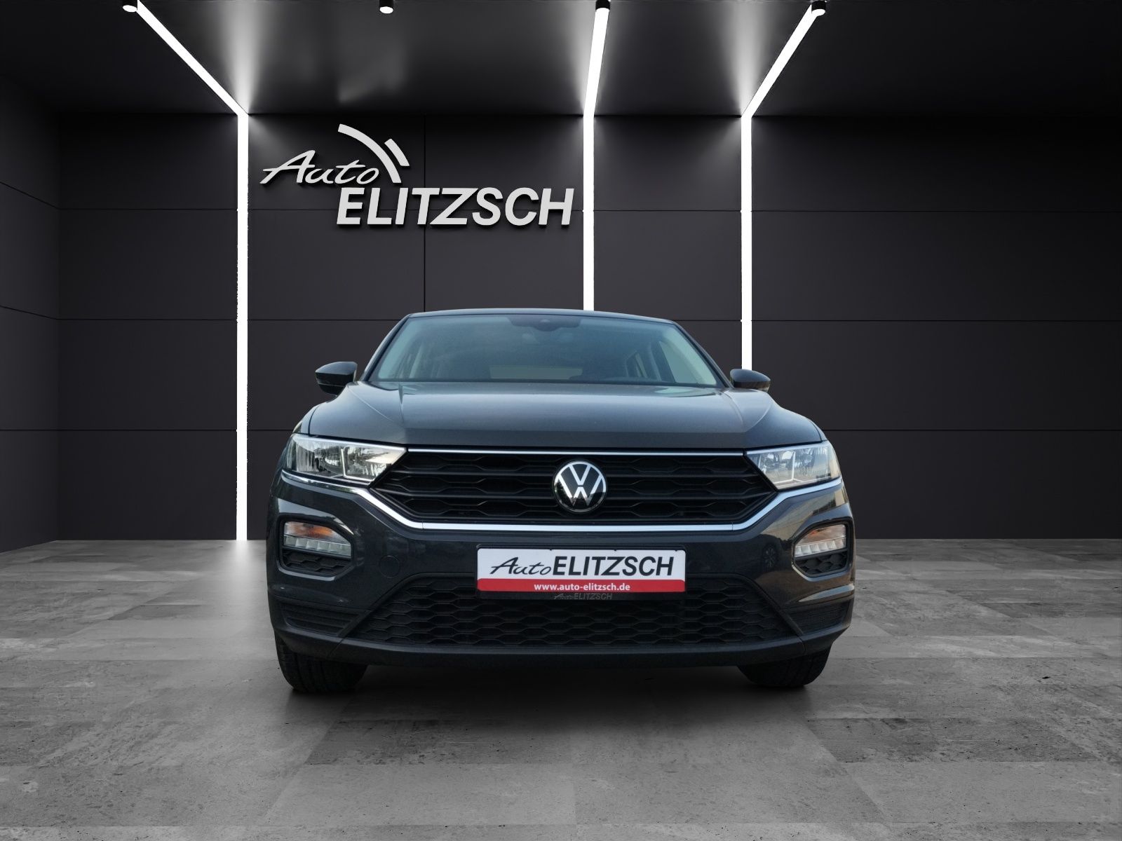 Fahrzeugabbildung Volkswagen T-Roc TSI AHK SHZ Klima WeConnect DAB+