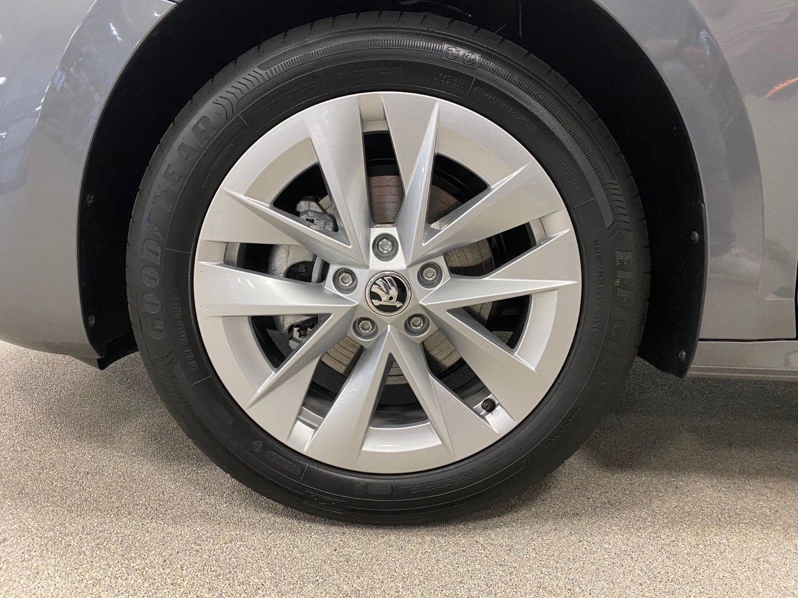 Fahrzeugabbildung SKODA Octavia 1.5 TSI MHEV DSG Selection+NAVI+AHK+ACC+