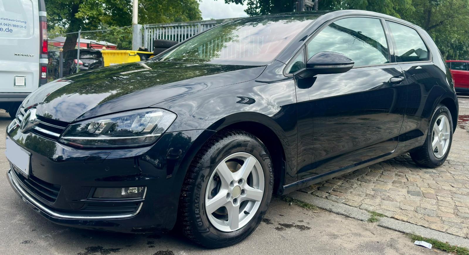 Volkswagen Golf VII Lim. Highline BMT*Autom.*Sitzh.*Navi*